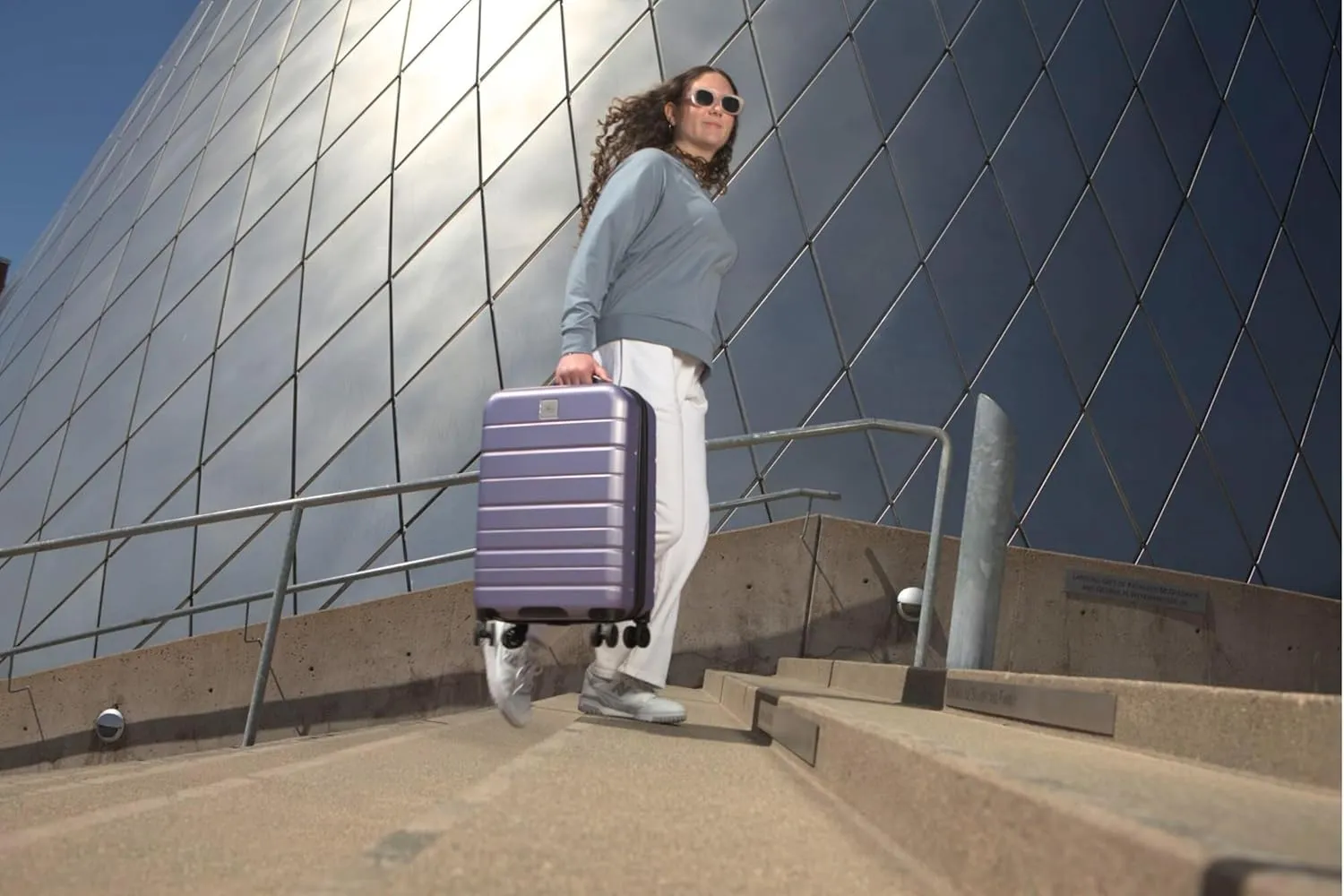 Skyway Epic 2.0 Hardside Lightweight and Durable ABS Shell Luggage, Spacious with Dual Spinning Wheels, Comfort Grip, Men and Women, 28-inch Large Check-In, Silver Lilac