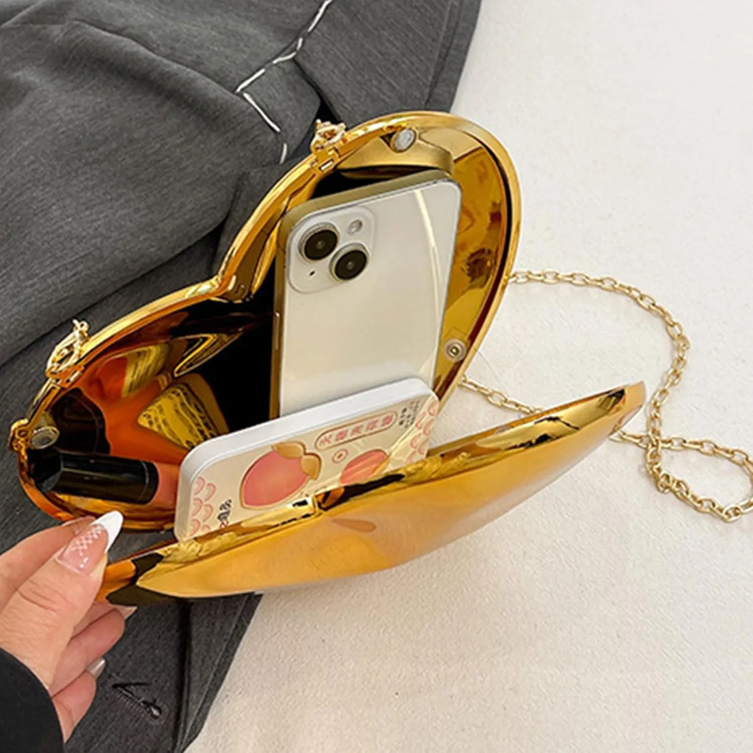 Women Evening Bag Acrylic Crossbody Bag Evening Clutches Bag Heart Shaped Handbag Chain Strap Shoulder Bag Change Purse