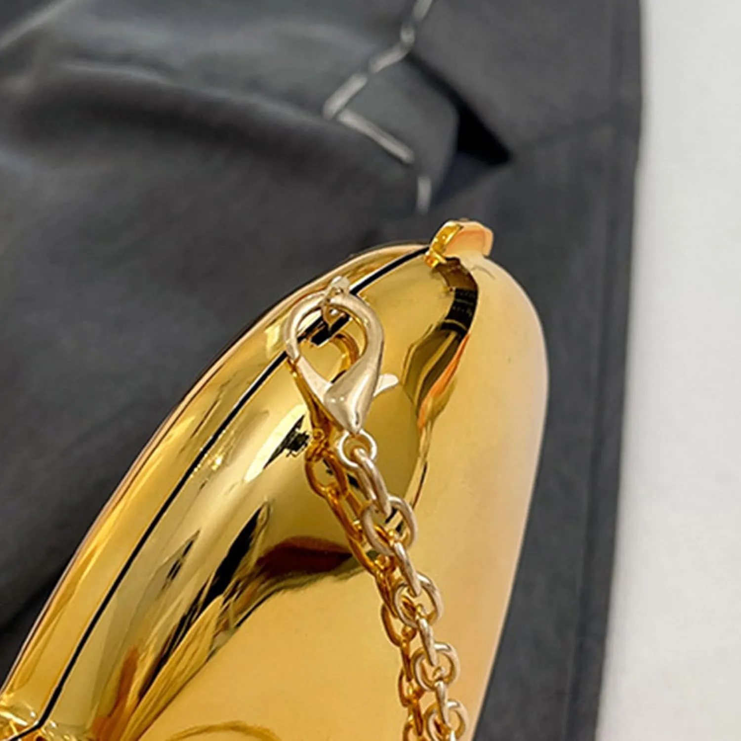 Women Evening Bag Acrylic Crossbody Bag Evening Clutches Bag Heart Shaped Handbag Chain Strap Shoulder Bag Change Purse