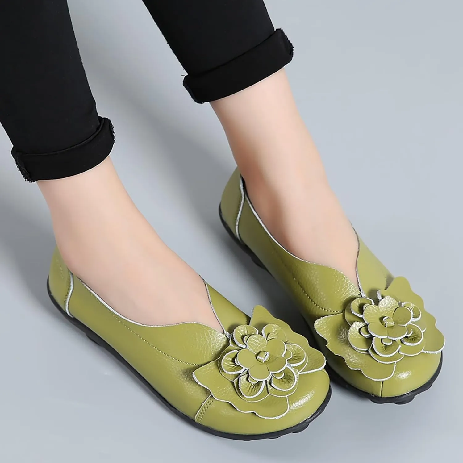 Womens Loafers Comfortable Dressy Driving Shoes Non Slip Flower Decoration Round Toe Business Casual Shoes Summer Walking Sandals Soft Soles Pump 2025 Fashion